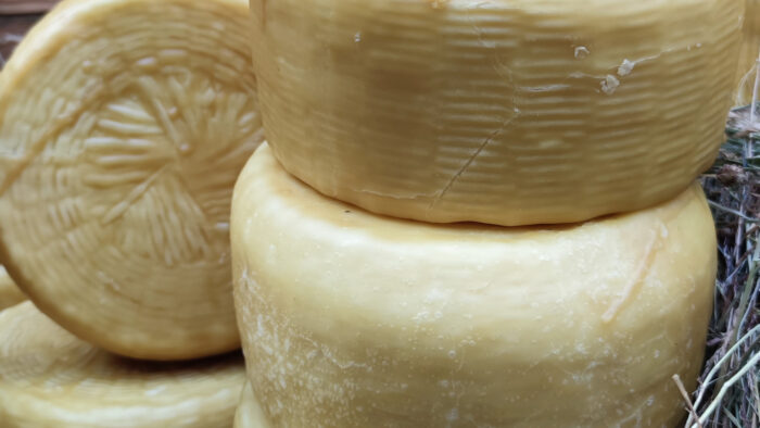 Pecorino Stagionato Misto in cera d’api - immagine 2